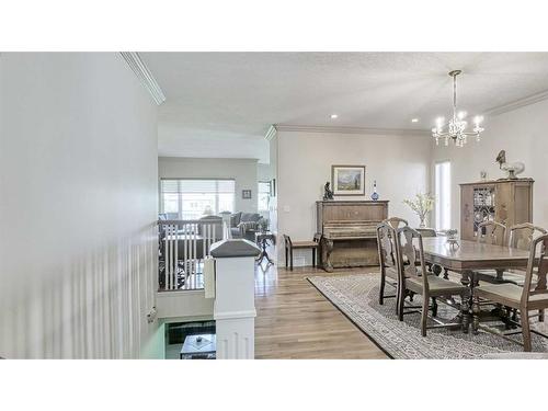 141 Shannon Estates Terrace Sw, Calgary, AB - Indoor Photo Showing Dining Room