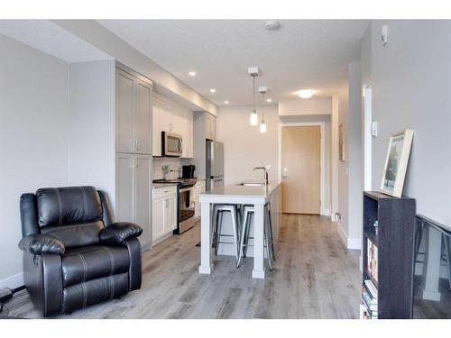 407-1702 17 Avenue Sw, Calgary, AB - Indoor Photo Showing Other Room