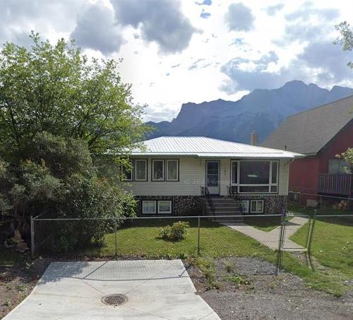 121 15Th Street, Canmore, AB 