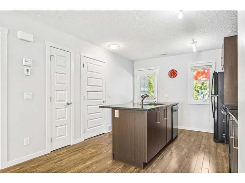 520 Mckenzie Towne Close Se, Calgary, AB - Indoor Photo Showing Kitchen