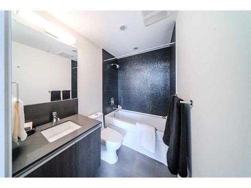 3009-1188 3 Street Se, Calgary, AB - Indoor Photo Showing Bathroom