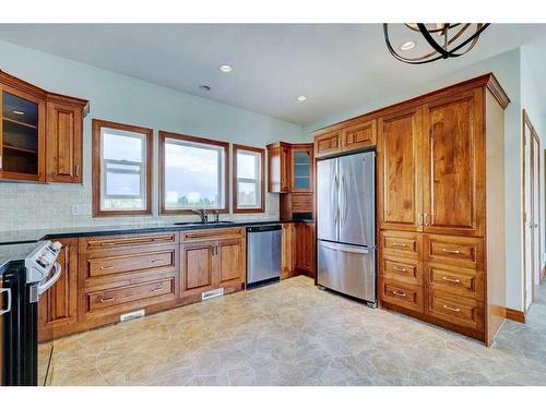 29339 Rr 50, Rural Mountain View County, AB - Indoor Photo Showing Kitchen