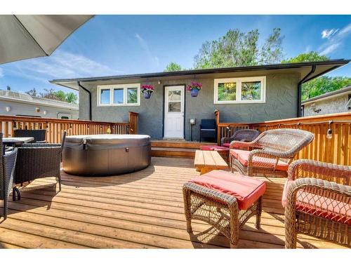 608 Cantrell Drive Sw, Calgary, AB - Outdoor With Deck Patio Veranda With Exterior