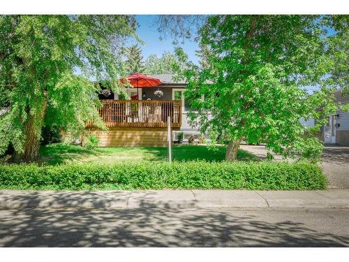 608 Cantrell Drive Sw, Calgary, AB - Outdoor With Deck Patio Veranda