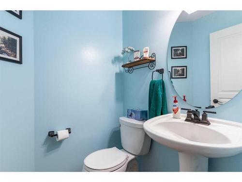 189 Cranfield Green Se, Calgary, AB - Indoor Photo Showing Bathroom