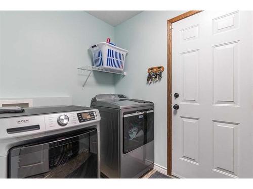 189 Cranfield Green Se, Calgary, AB - Indoor Photo Showing Laundry Room