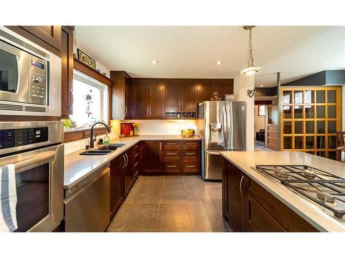 1115 10 Street Se, Calgary, AB - Indoor Photo Showing Kitchen With Stainless Steel Kitchen