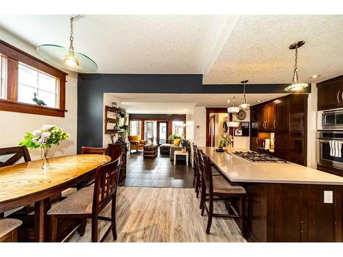 1115 10 Street Se, Calgary, AB - Indoor Photo Showing Dining Room