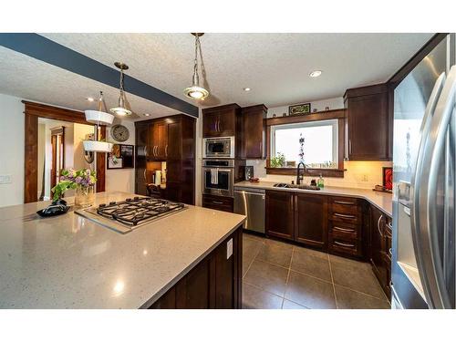 1115 10 Street Se, Calgary, AB - Indoor Photo Showing Kitchen With Stainless Steel Kitchen With Upgraded Kitchen