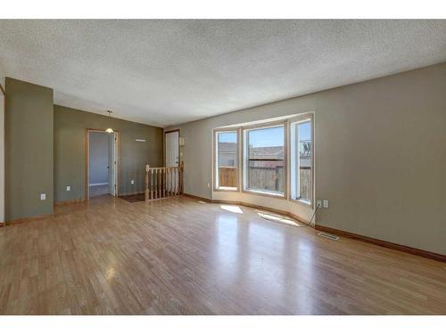 543 Pioneer Drive, Irricana, AB - Indoor Photo Showing Other Room