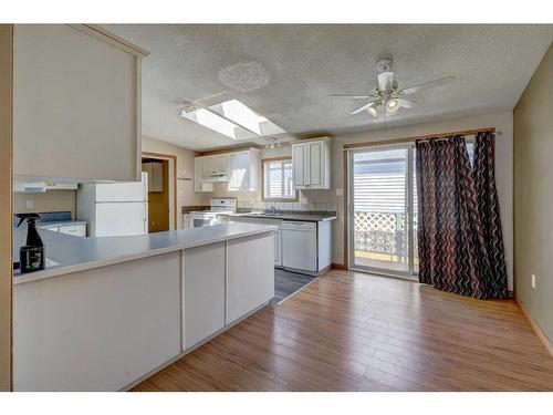 543 Pioneer Drive, Irricana, AB - Indoor Photo Showing Kitchen