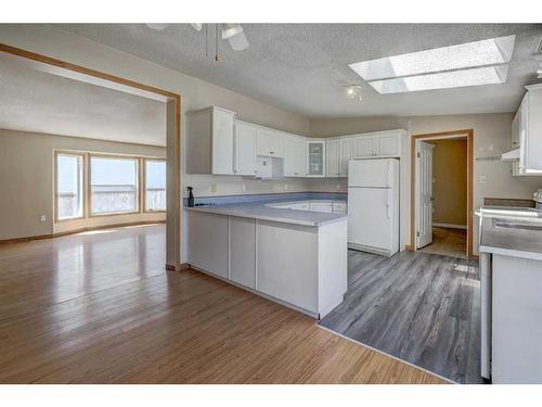 543 Pioneer Drive, Irricana, AB - Indoor Photo Showing Kitchen