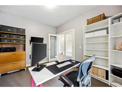 59 Elgin Estates Hill Se, Calgary, AB - Indoor Photo Showing Office