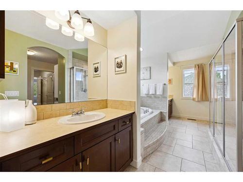 59 Elgin Estates Hill Se, Calgary, AB - Indoor Photo Showing Bathroom