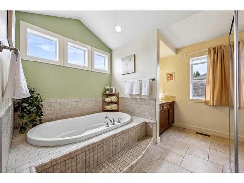 59 Elgin Estates Hill Se, Calgary, AB - Indoor Photo Showing Bathroom