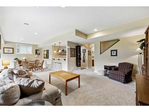 59 Elgin Estates Hill Se, Calgary, AB - Indoor Photo Showing Living Room