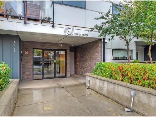 208-1521 26 Avenue Sw, Calgary, AB - Outdoor