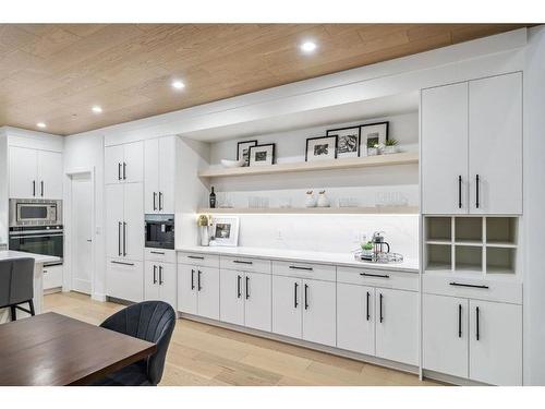 29 Timberline Court Sw, Calgary, AB - Indoor Photo Showing Kitchen