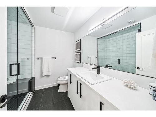 29 Timberline Court Sw, Calgary, AB - Indoor Photo Showing Bathroom