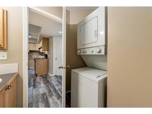 1807-140 Sagewood Boulevard Sw, Airdrie, AB - Indoor Photo Showing Laundry Room
