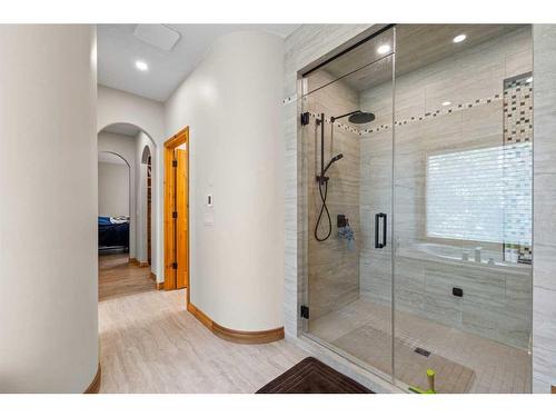 27 Woodlands Estates Crescent, Rural Rocky View County, AB - Indoor Photo Showing Bathroom