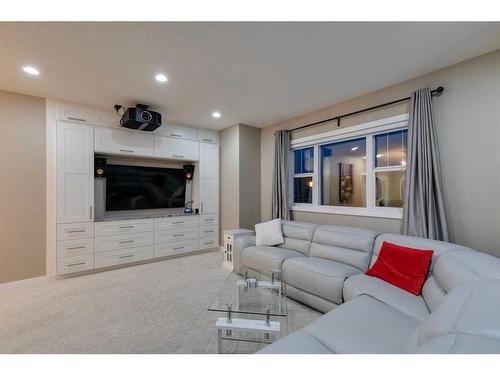 233 Kingsmere Cove Se, Airdrie, AB - Indoor Photo Showing Living Room