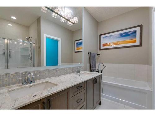 233 Kingsmere Cove Se, Airdrie, AB - Indoor Photo Showing Bathroom