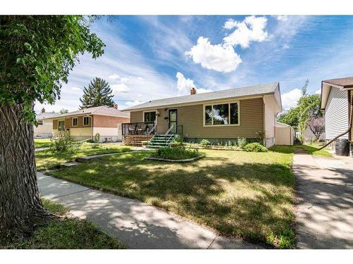 2624 16 Avenue Se, Medicine Hat, AB - Outdoor