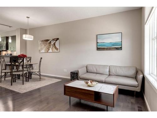 160 Ascot Point Sw, Calgary, AB - Indoor Photo Showing Bedroom