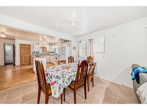 97 Premier Avenue, Gull Lake, AB - Indoor Photo Showing Dining Room