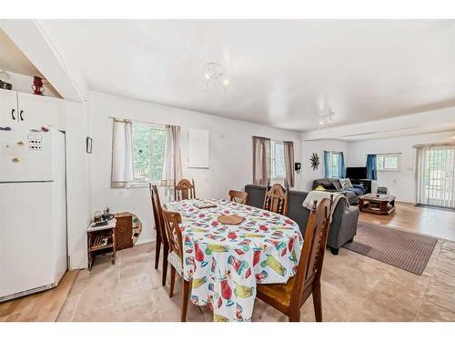 97 Premier Avenue, Gull Lake, AB - Indoor Photo Showing Dining Room