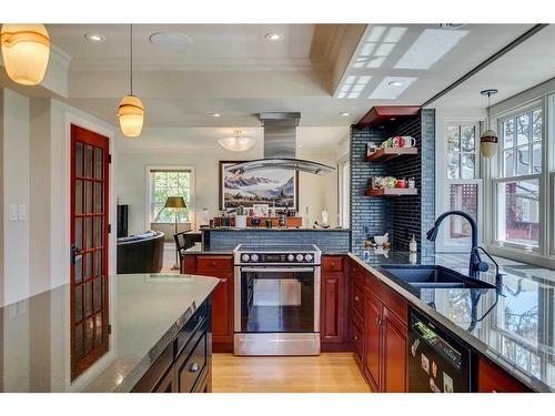 3515 2 Avenue Sw, Calgary, AB - Indoor Photo Showing Kitchen With Double Sink With Upgraded Kitchen