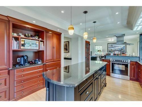 3515 2 Avenue Sw, Calgary, AB - Indoor Photo Showing Kitchen With Upgraded Kitchen