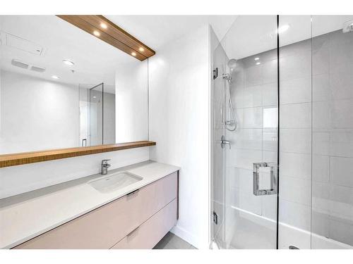 1208-128 2 Street Sw, Calgary, AB - Indoor Photo Showing Bathroom