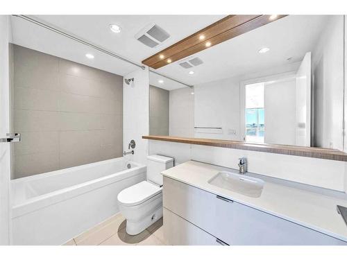 1208-128 2 Street Sw, Calgary, AB - Indoor Photo Showing Bathroom