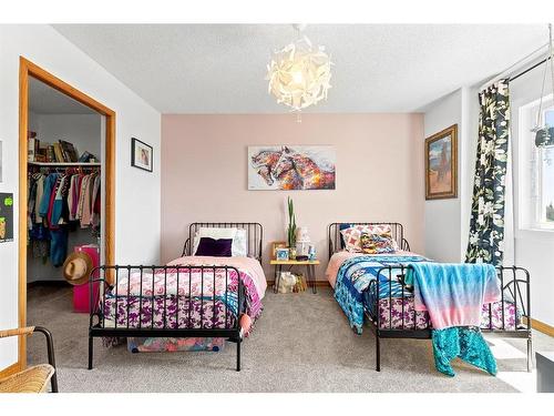 179 Mckenzie Lake Cove, Calgary, AB - Indoor Photo Showing Bedroom