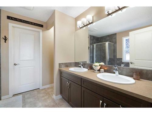 325 Kings Heights Drive Se, Airdrie, AB - Indoor Photo Showing Bathroom