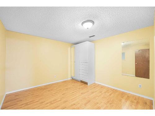 1791 66 Avenue Se, Calgary, AB - Indoor Photo Showing Other Room