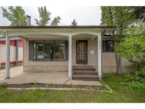 1791 66 Avenue Se, Calgary, AB - Outdoor