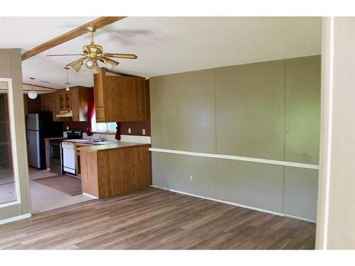 232041 Range Road 240, Rural Wheatland County, AB - Indoor Photo Showing Kitchen