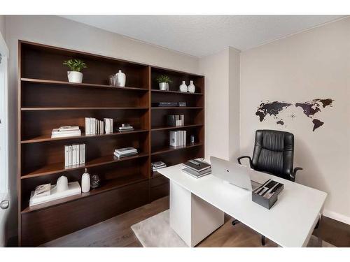 209 Kingsmere Cove Se, Airdrie, AB - Indoor Photo Showing Office