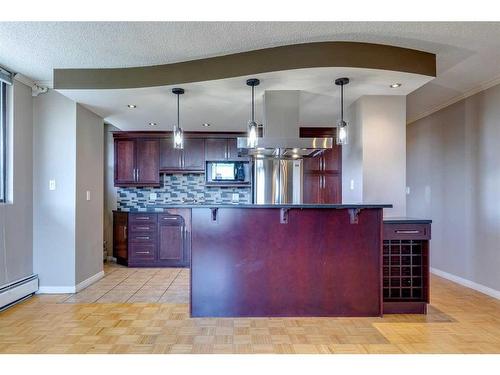 604-215 14 Avenue Sw, Calgary, AB - Indoor Photo Showing Kitchen