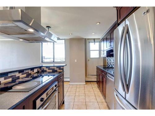 604-215 14 Avenue Sw, Calgary, AB - Indoor Photo Showing Kitchen