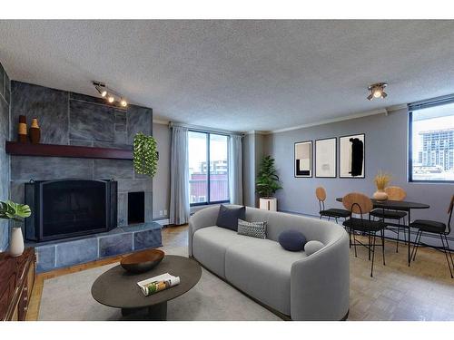 604-215 14 Avenue Sw, Calgary, AB - Indoor Photo Showing Living Room With Fireplace