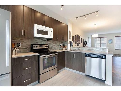 35 Walden Walk Se, Calgary, AB - Indoor Photo Showing Kitchen