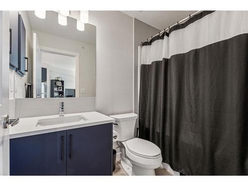 602-238 Sage Valley Common Nw, Calgary, AB - Indoor Photo Showing Bathroom