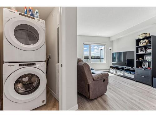 602-238 Sage Valley Common Nw, Calgary, AB - Indoor Photo Showing Laundry Room