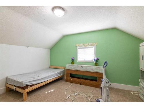 224032 Hwy 9 Highway, Rural Kneehill County, AB - Indoor Photo Showing Bedroom