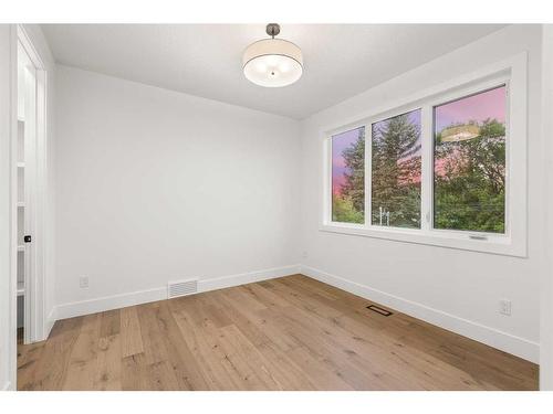 4024 4 Avenue Sw, Calgary, AB - Indoor Photo Showing Other Room