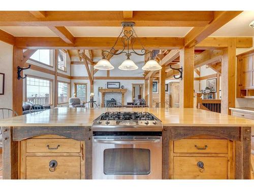 373195 48 Street West, Rural Foothills County, AB - Indoor Photo Showing Kitchen